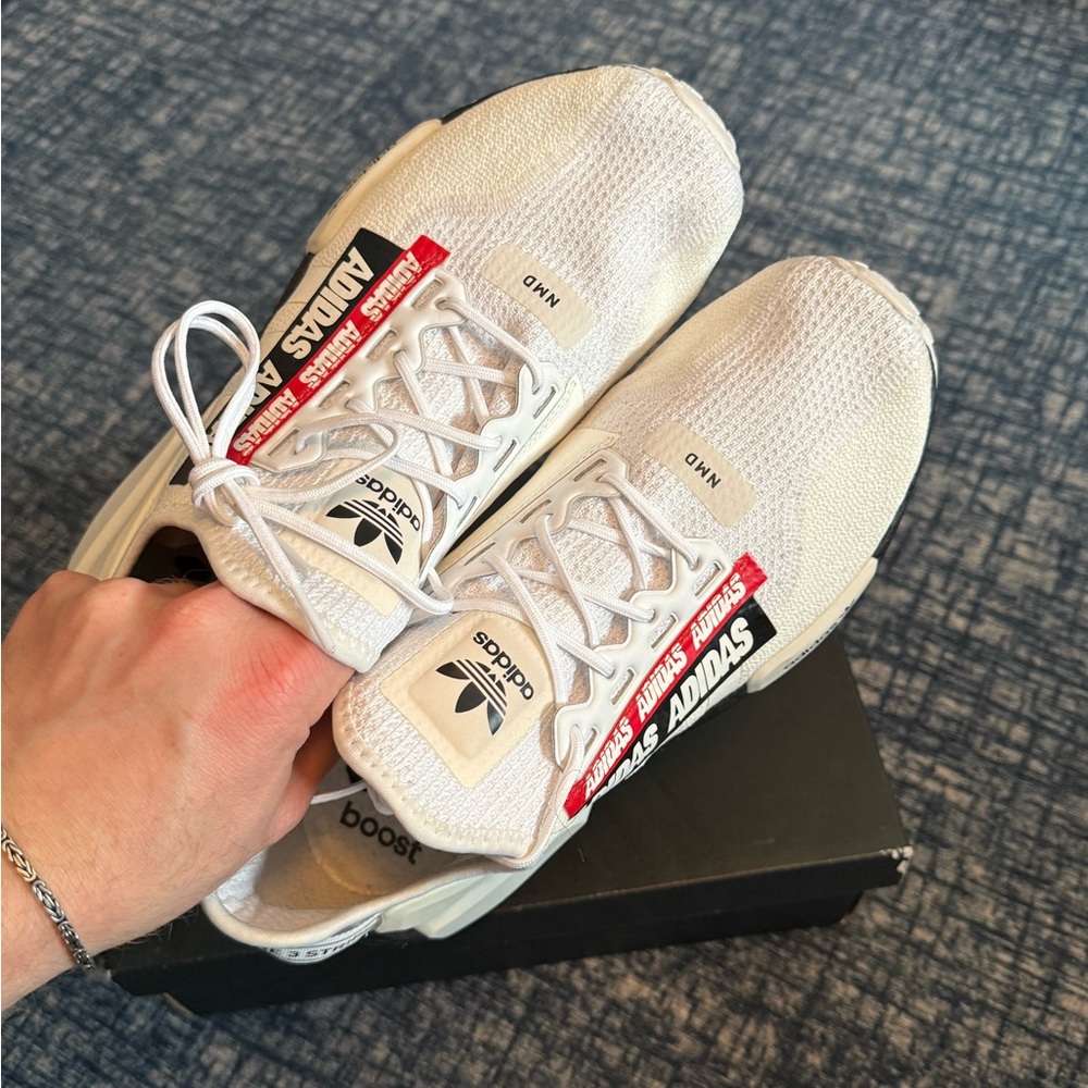 Adidas NMD R1 V2 - Picture 9 of 9